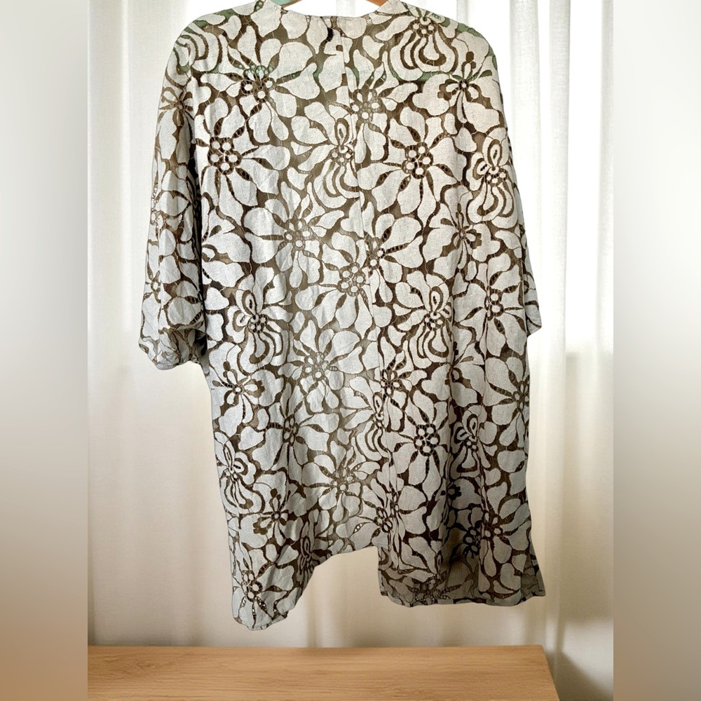 Anne Klein Floral Beige Kimono - Picture 2 of 4